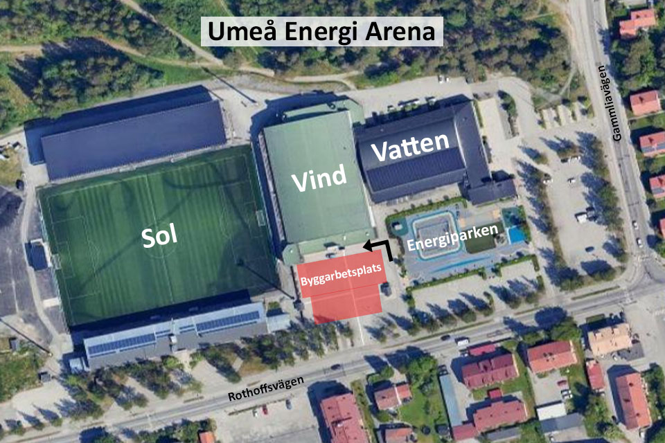 Bild på hur man tar sig in till Umeå energi arena vind via passage från Energiparken längs husväggen